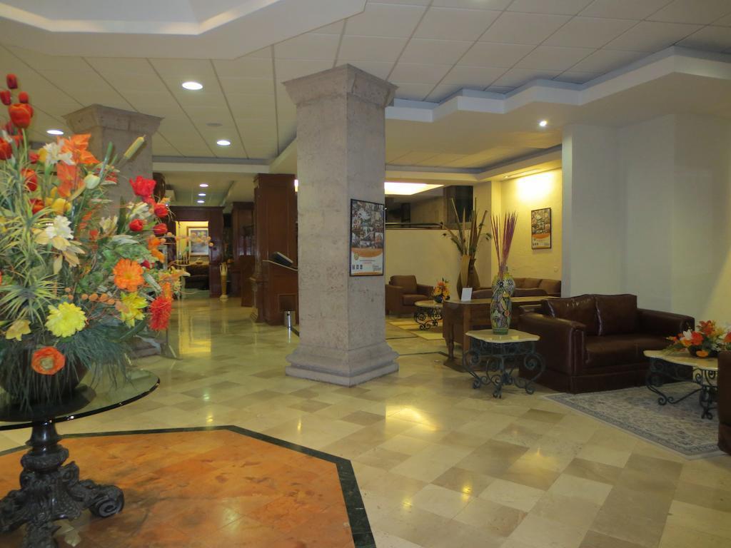 Hotel Quality Inn Aguascalientes Bagian luar foto